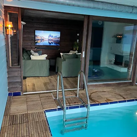 Enjoy And Swim *