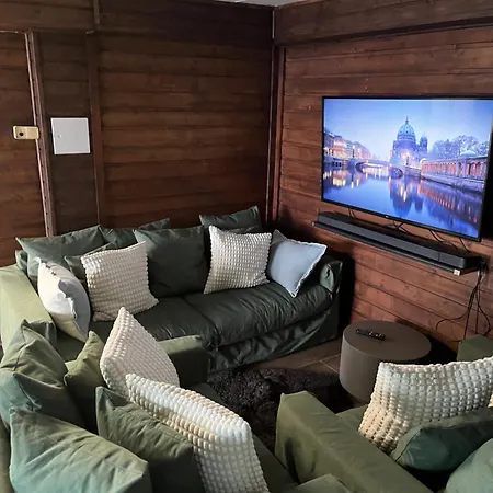 Enjoy And Swim Leilighet *